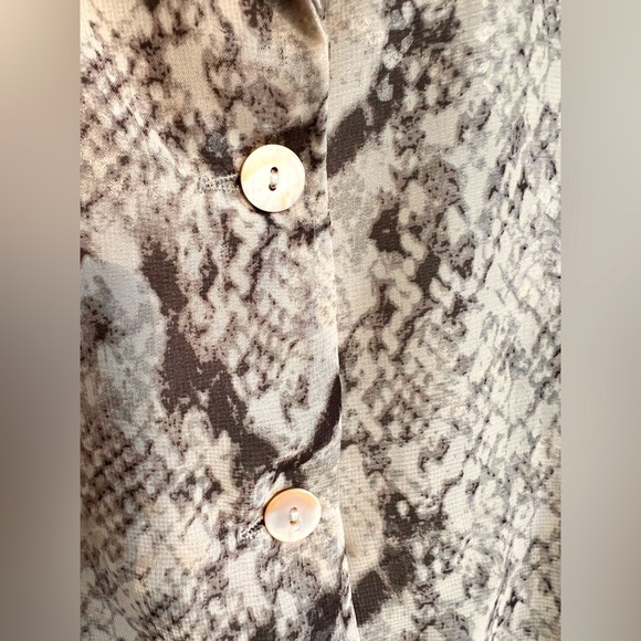Outrageous brand snake print blouse in silver-grey. US size 10 - Picture 2 of 6